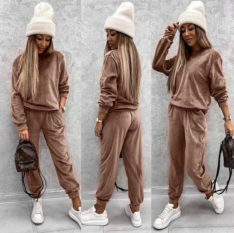 Кафяв анцуг Мая