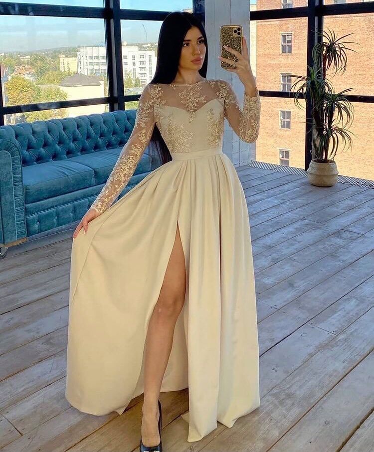 Бежова рокля Maria