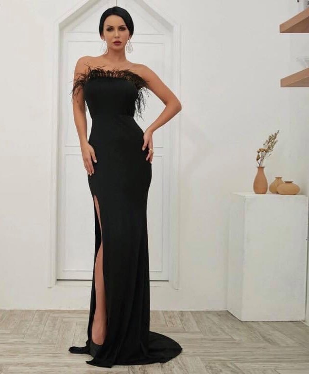 فستان أسود قصير