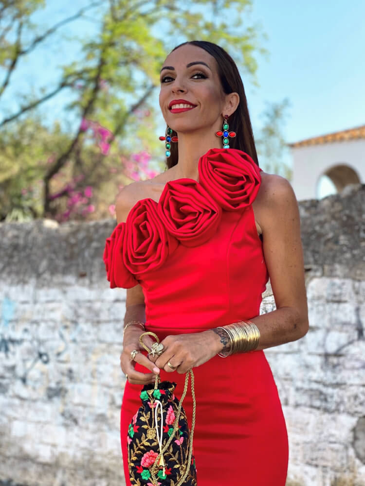 فستان لولي الأحمر