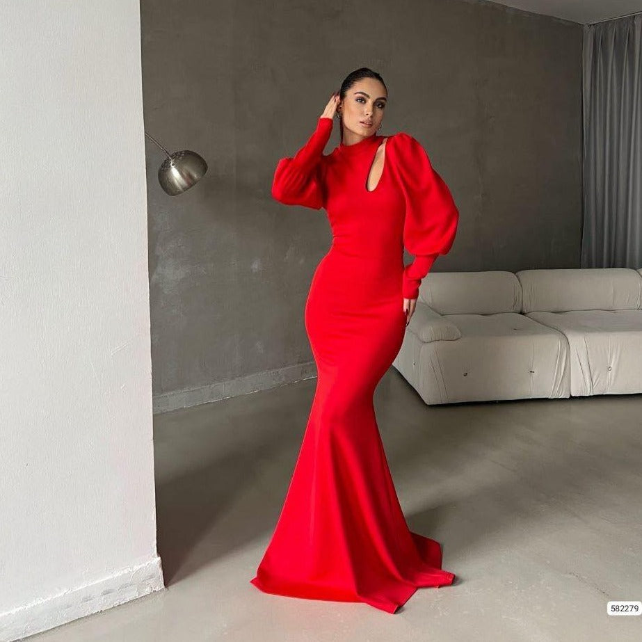 فستان لوزي الأحمر