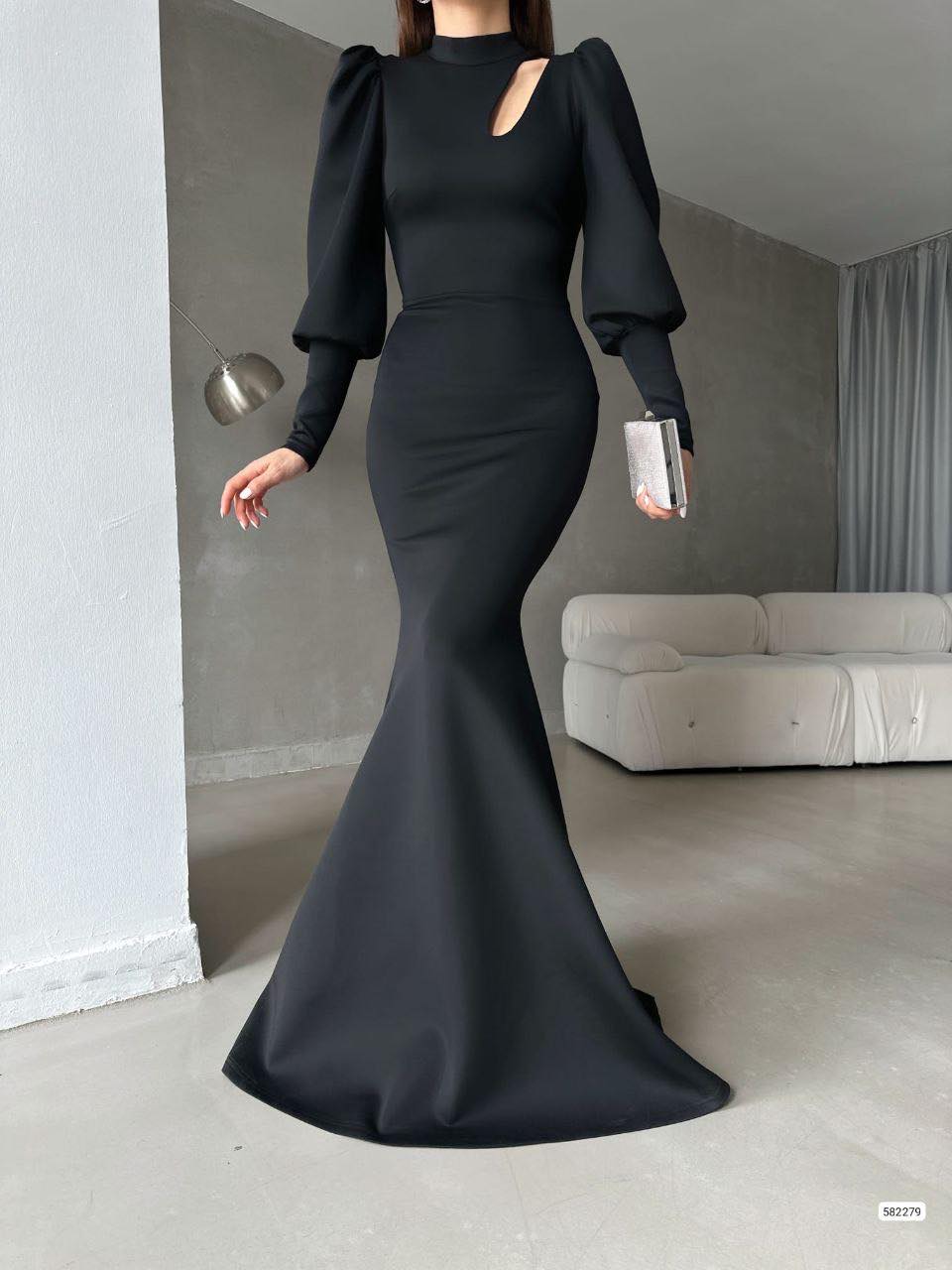 فستان لوزي أسود