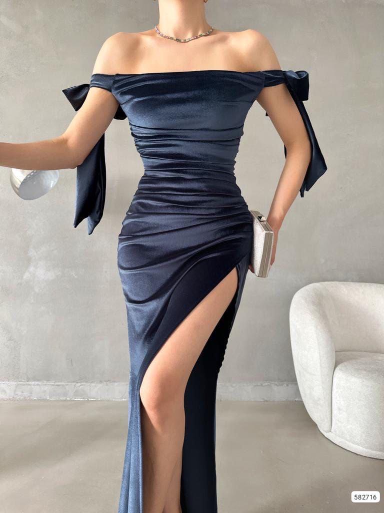 فستان كيتي الأزرق الداكن