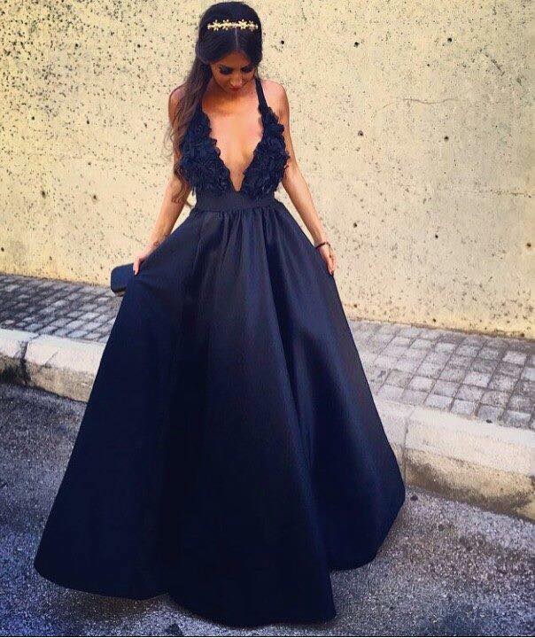 Черна рокля Schon