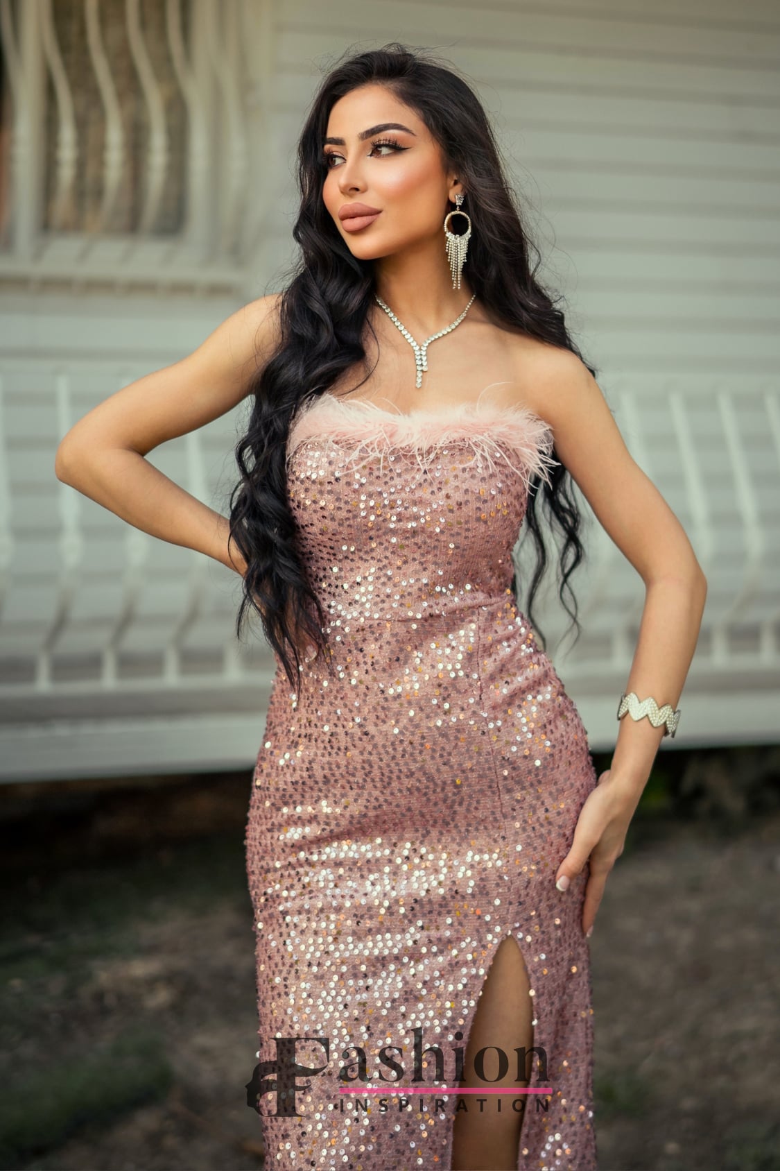 Розова рокля на Азва