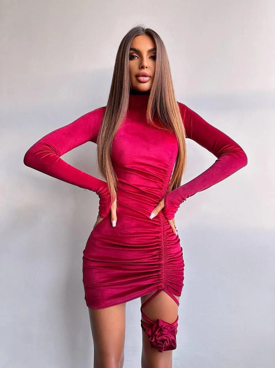 Червена рокля Linus