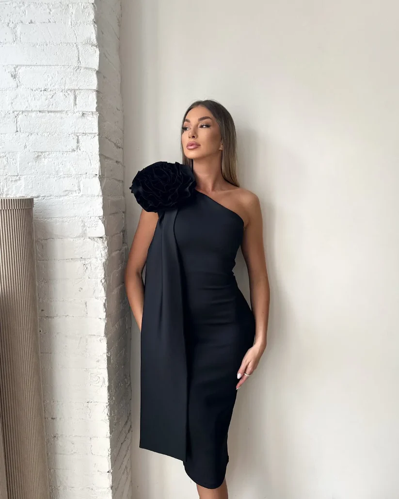 فستان يوكو الأسود