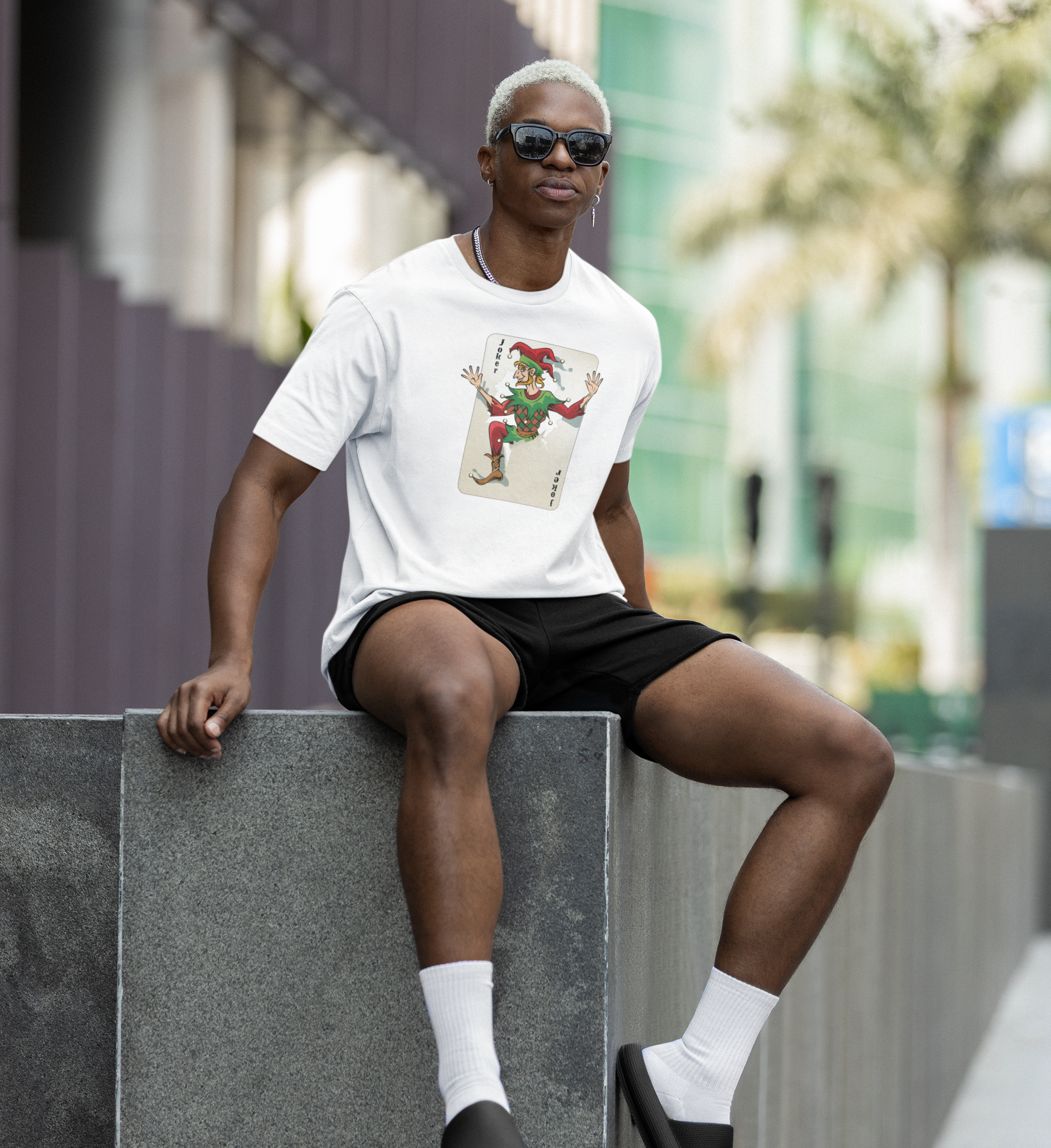 T-shirt Cartoon Joker Jumping Out Playing 21x29