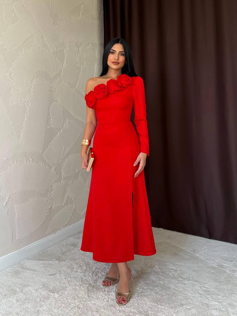 Червена булчинска рокля