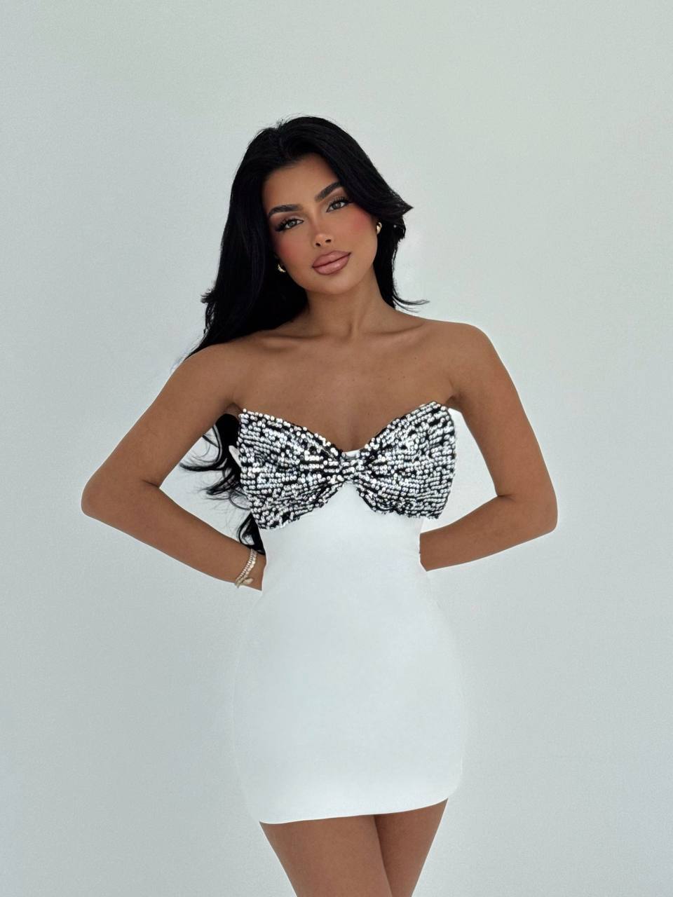 Бяла рокля Диа