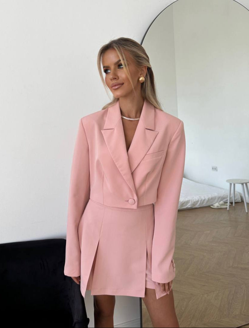 Costum Sacou si Fusta Andra Roz